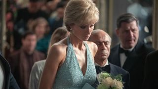 Elizabeth Debicki en Diana dans la saison 5 de The Crown