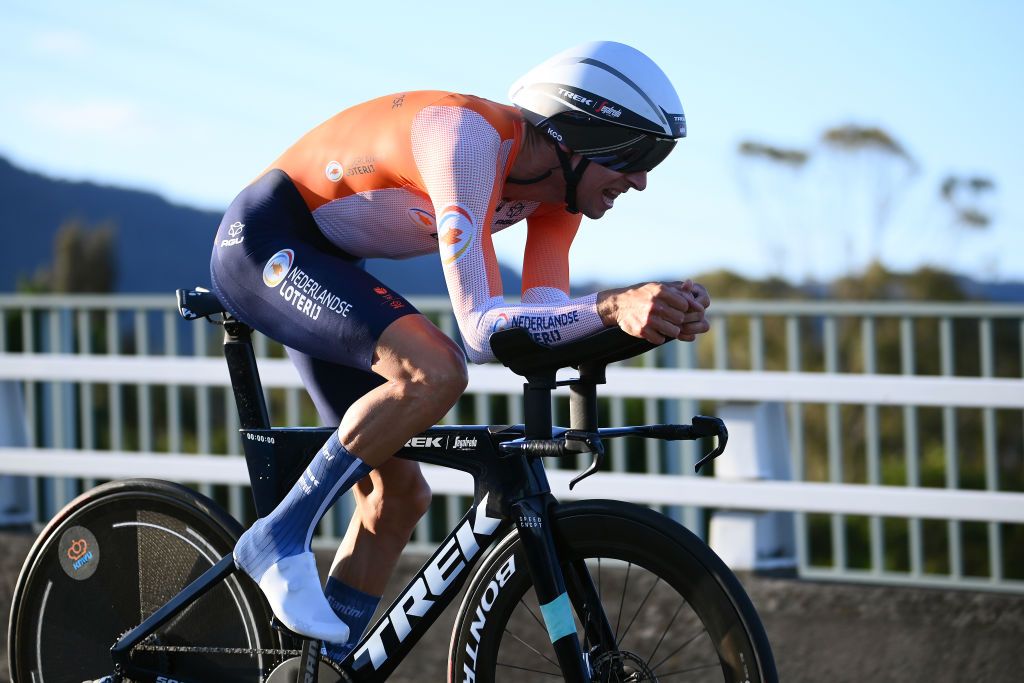 WOLLONGONG AUSTRALIA SEPTEMBER 18 Bauke Mollema of The Netherlands sprints during the 95th UCI Road World Championships 2022 Men Individual Time Trial a 342km individual time trial race from Wollongong to Wollongong Wollongong2022 on September 18 2022 in Wollongong Australia Photo by Tim de WaeleGetty Images