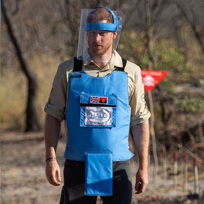 Outdoor recreation, Recreation, Ultramarathon, Orienteering, Outerwear, Sportswear, Running, Individual sports, Rogaining, Adventure racing, 