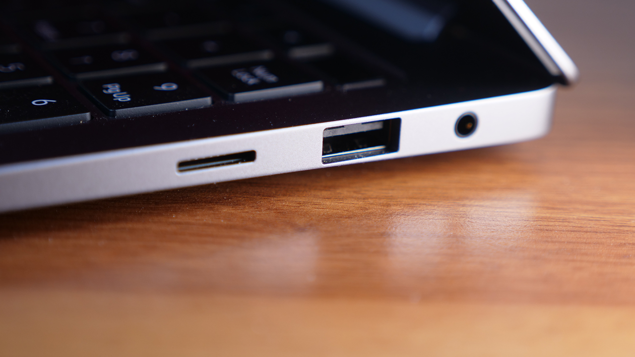 Close up of the ports on the right side of the Samsung Galaxy Book 5 Pro.