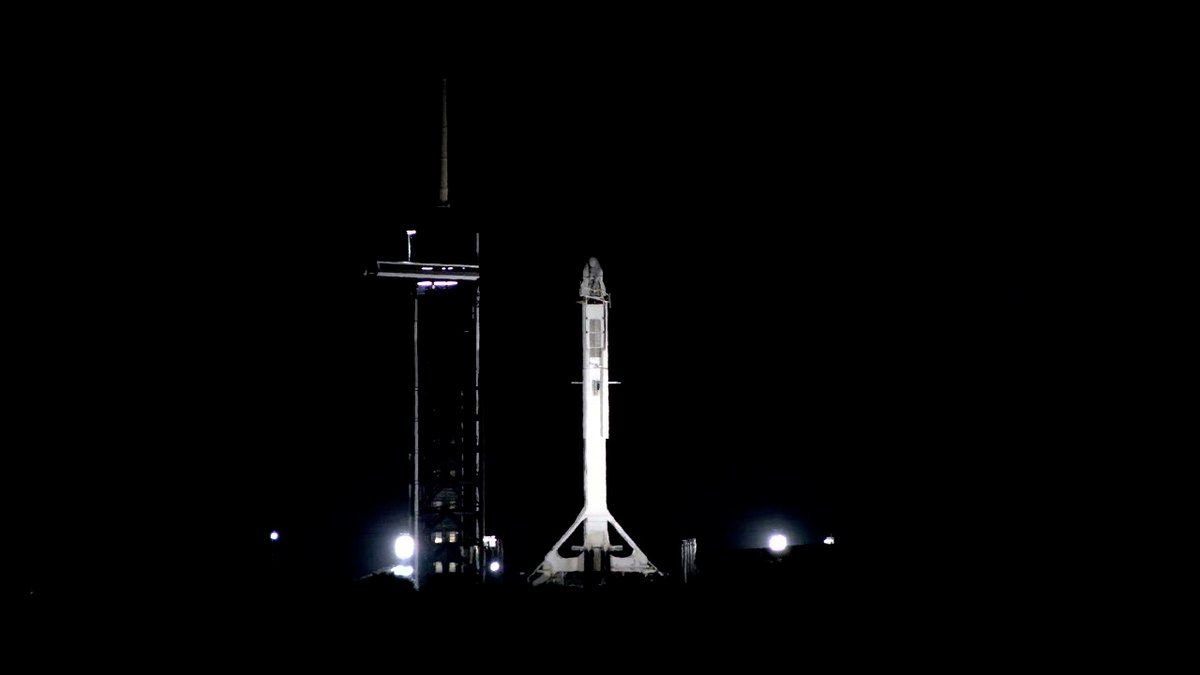Bad weather delays SpaceX Dragon cargo launch to space station