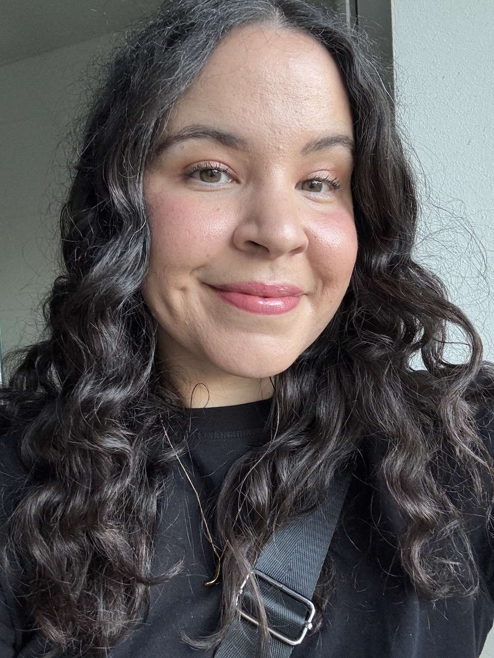 Mica Ricketts before wearing Jones Road Minimalist Defining Mascara