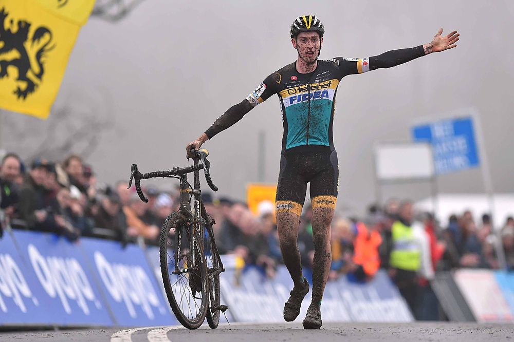 Telenet fidea walks across the finish line in Hoogerheide