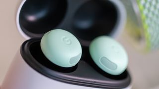 Google Pixel Buds Pro 2 Wintergreen earbud