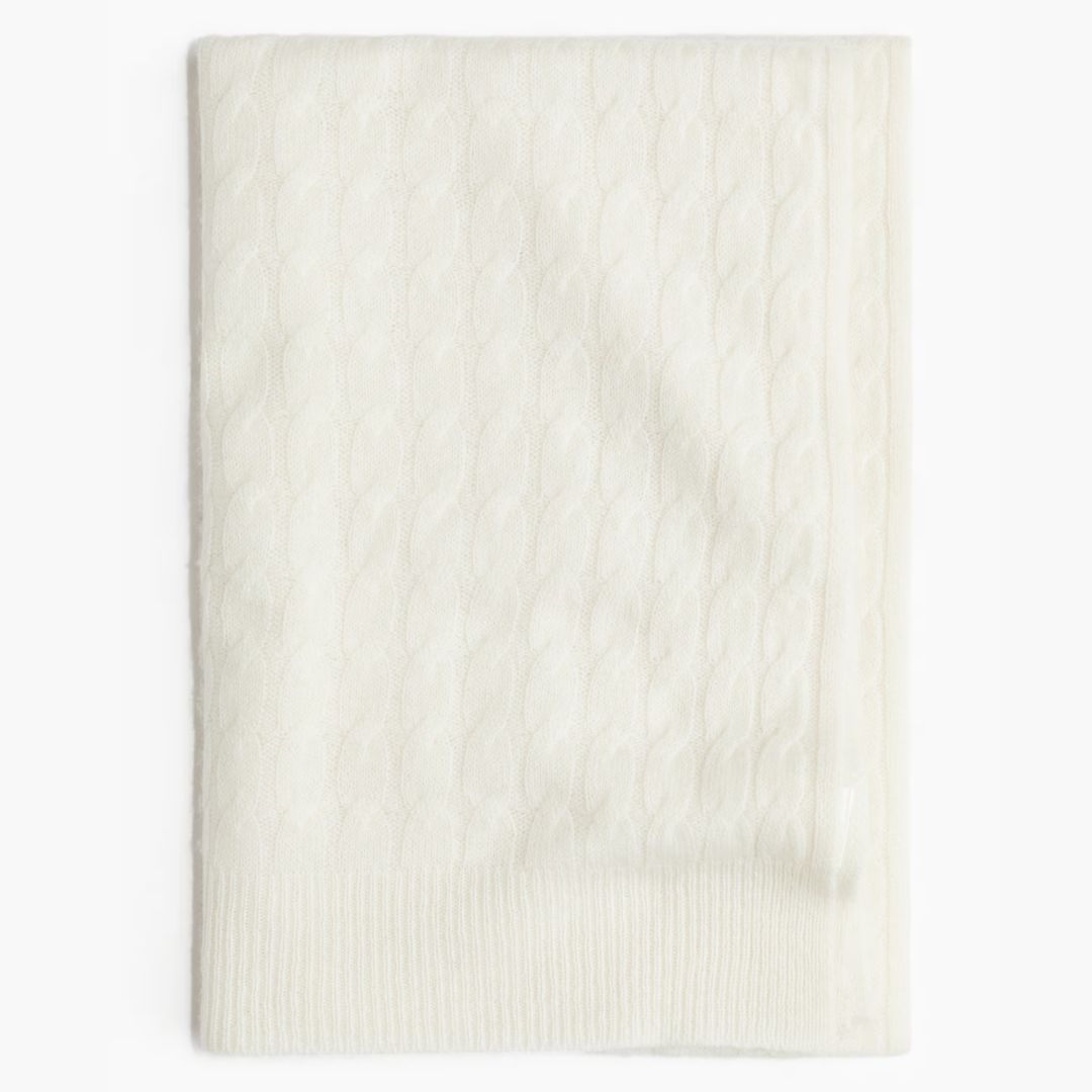 H&amp;amp;M Cashmere-Blend Cable-Knit Scarf