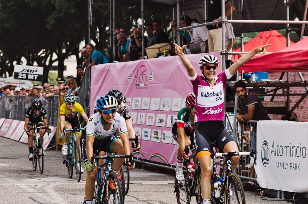 Lucinda Brand celebrates winning stage 3