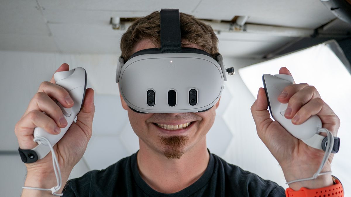 Why Sony's PSVR 2 Has No Real Chance to Climb Out of Meta's Shadow