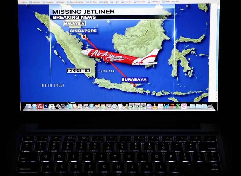 Indonesia rescue chief: Missing AirAsia flight likely &amp;#039;at the bottom of the sea&amp;#039;