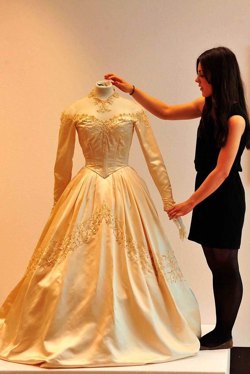 Elizabeth Taylor&#039;s first wedding dress