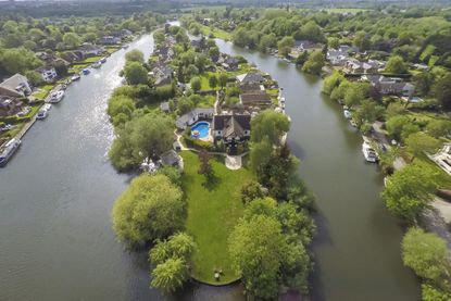 Sphinx-Pharaoh-Island-Knight-Frank