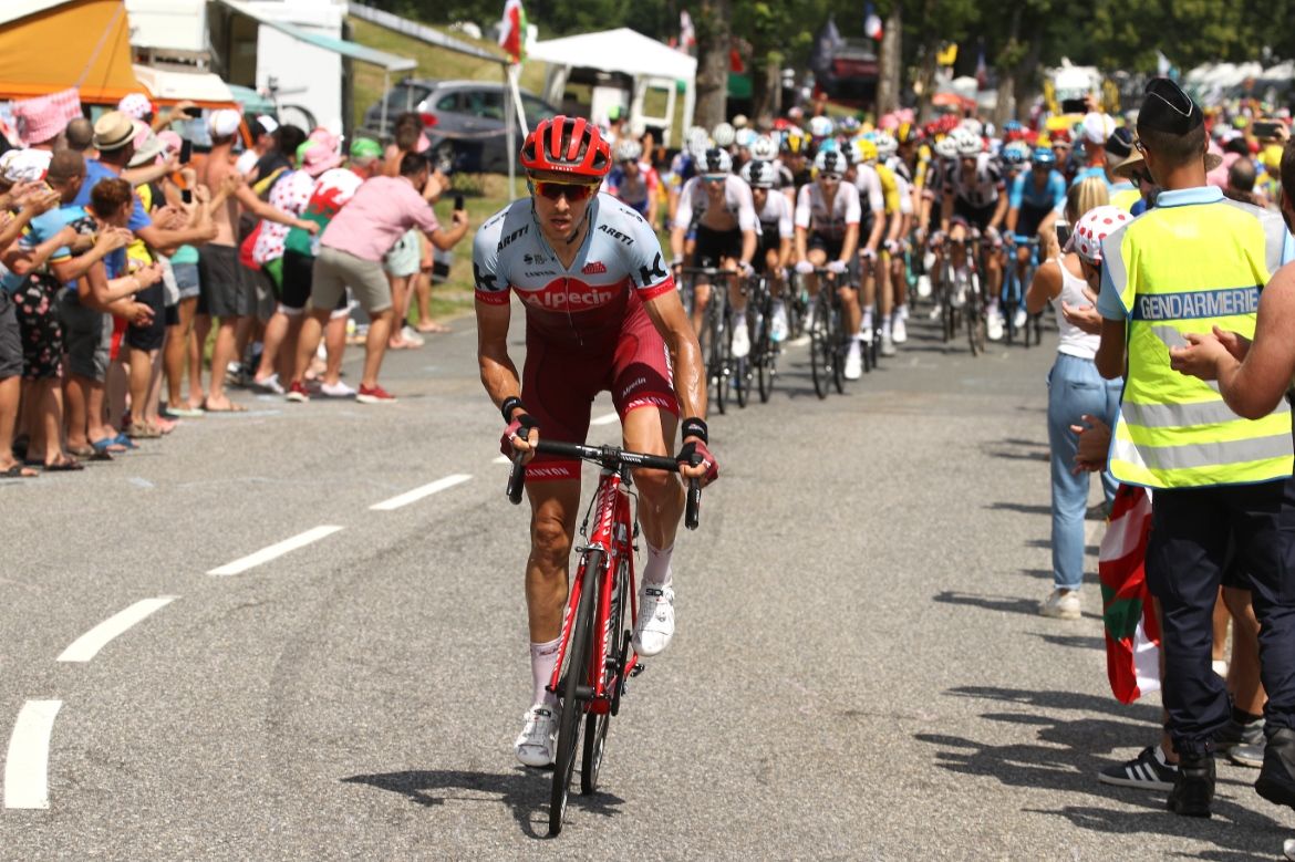 Pavel Kochetkov (Katusha-Alpecin) attacks from the gun