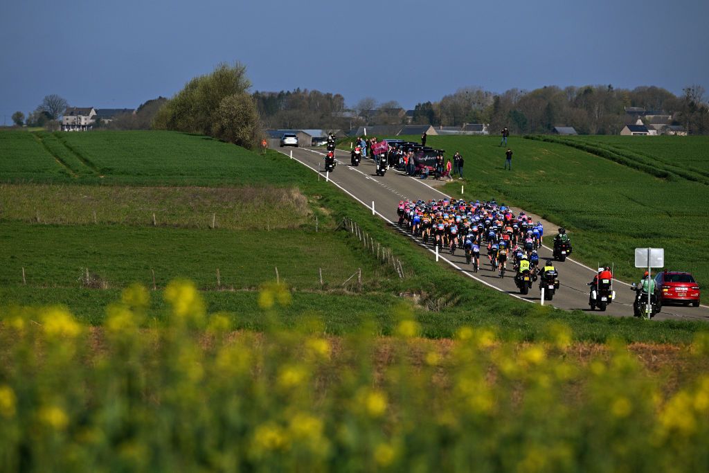 Fleche Wallonne peloton