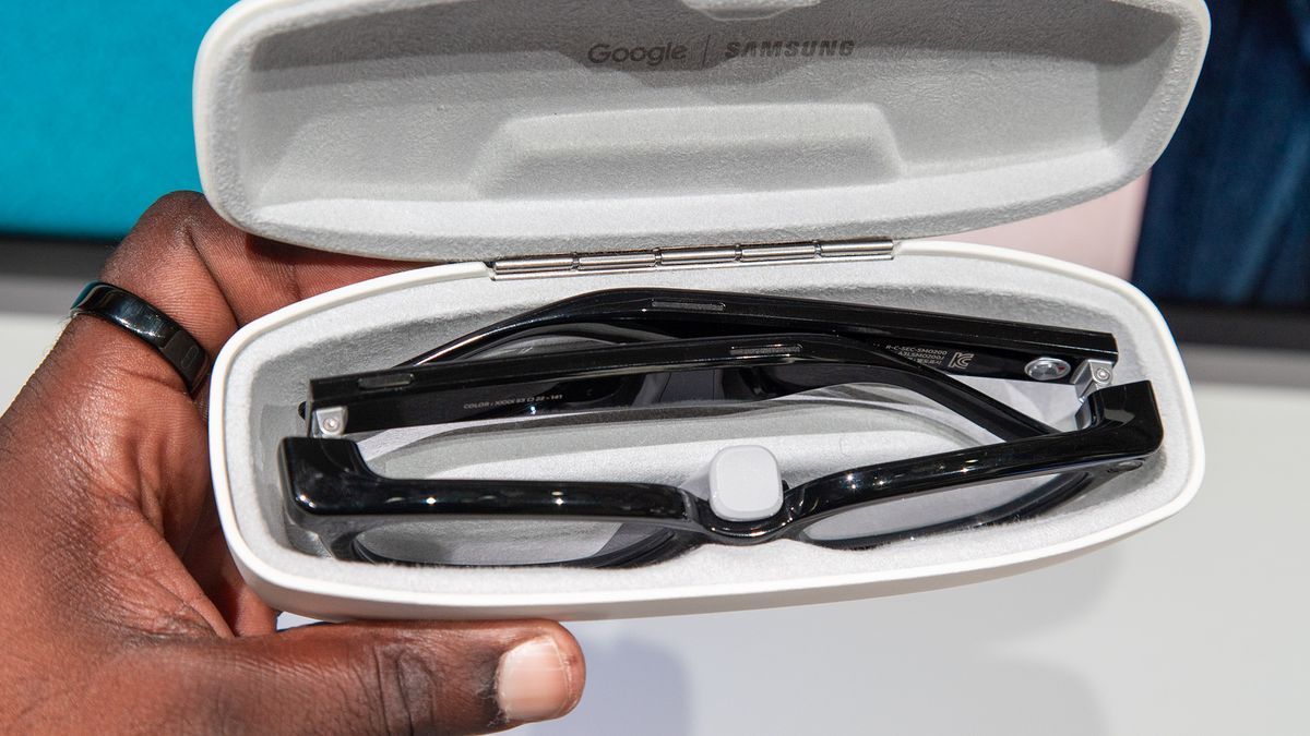 Hands-on with Samsung Glasses with Warby Parker and Gentle Monster styles