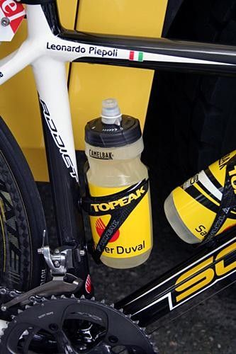 Camelbak is more often associated with hydration packs but the Saunier Duval-Scott team likes its new bottles.