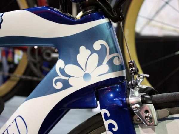 Nope, no decals involved here on this VeloColour paint job. Just lots of careful masking work.