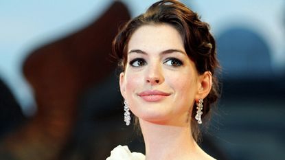 Anne Hathaway arrives before the screening of "The Devil Wears Prada" at the Lido of Venice, 07 September 2006