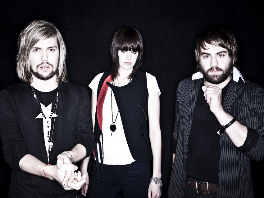 Band Of Skulls (Marsden, Richardson, Hayward) are buzzin&#039;