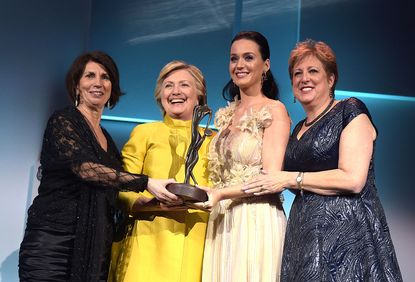 Hillary Clinton presents Katy Perry for UNICEF award