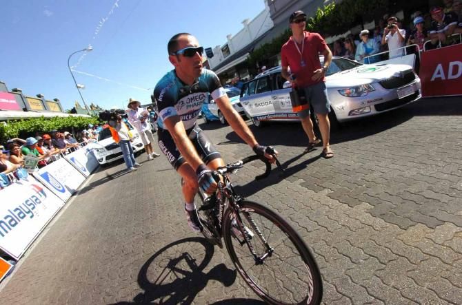 Jerome Pineau (Omega Pharma-QuickStep) rides to sign on.