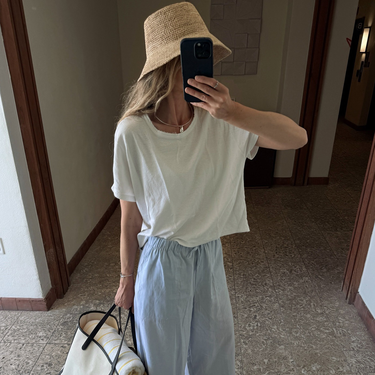 anouk yve wearing linen pants