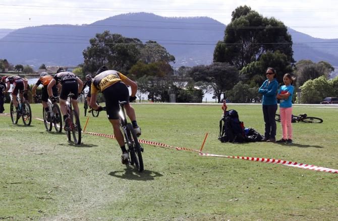 The racers on the final approach to the finish