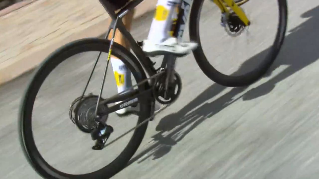 Roglic&#039;s bike drivetrain closeup