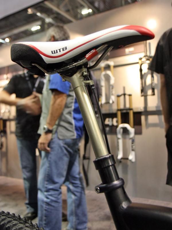 Fox Racing Shox unveiled a new dropper seatpost at this year's Interbike show, tentatively scheduled for a spring 2011 release.