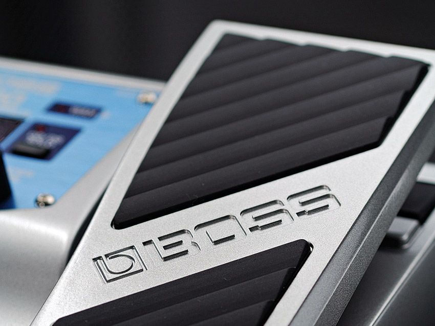 The built-in expression pedal can be used for either volume or wah