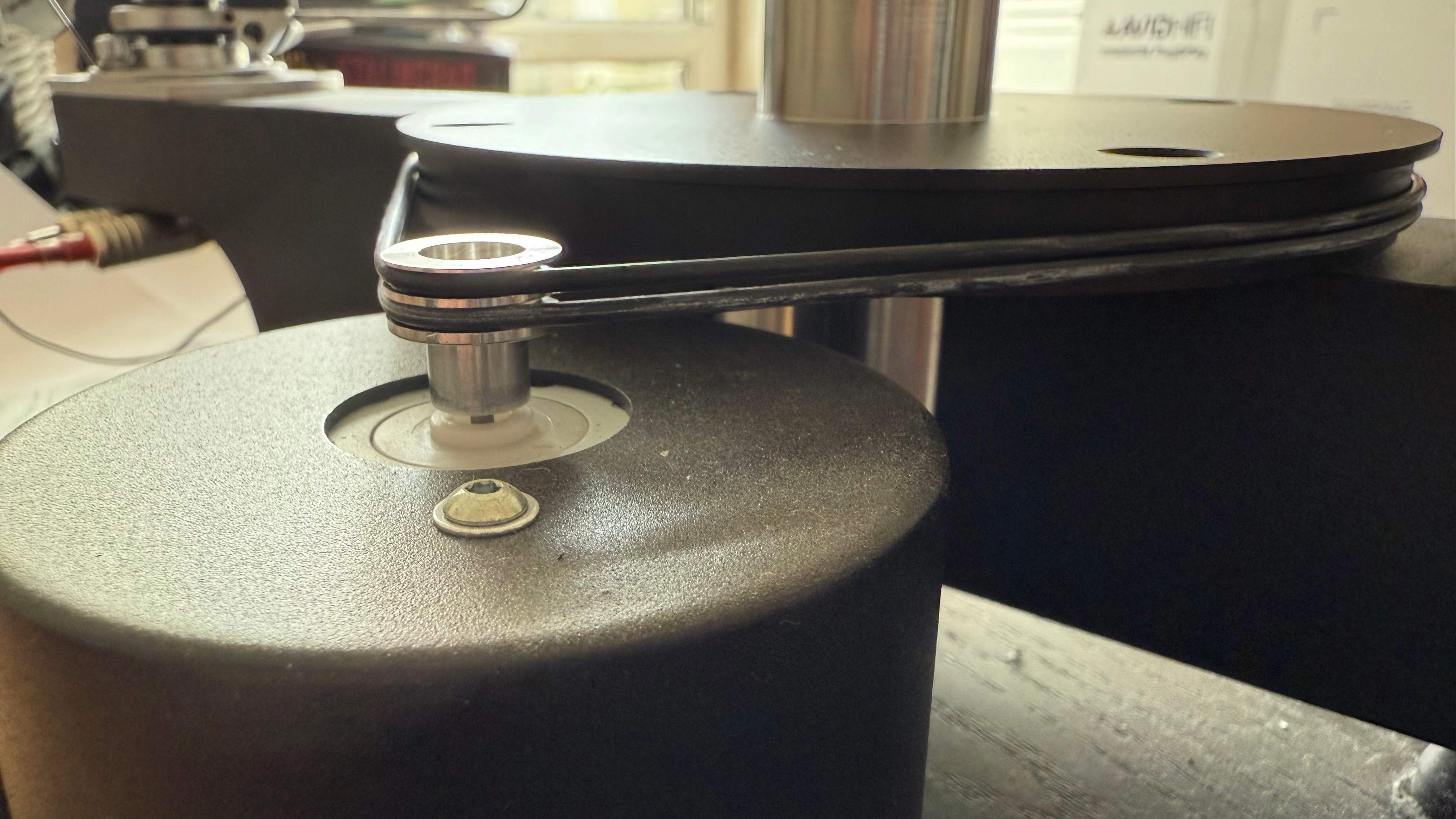 Avid Ingenium Plug&Play turntable closeup