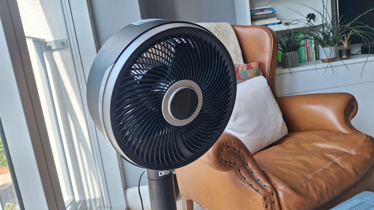 Dreo TurboPoly 765S: a shapeshifting pedestal, desktop and circulator fan