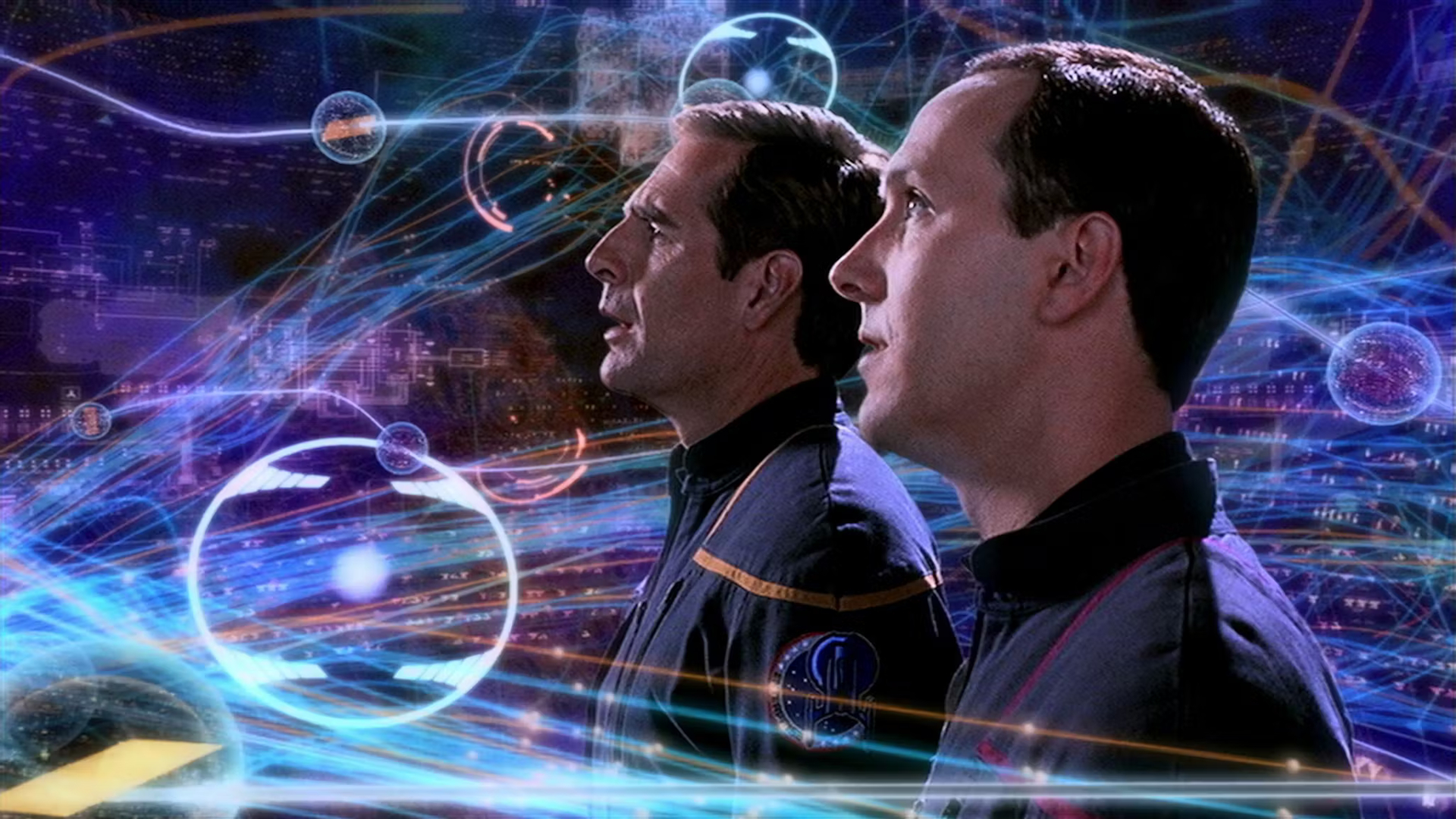 Agent Daniels, played by Matt Winston, alongside Captain Archer in Star Trek: Enterprise.