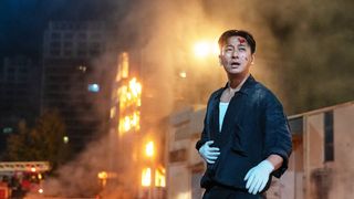 Ju Ji-hoon as Baek Kang-hyuk in "The Trauma Code: Heroes on Call" on Netflix