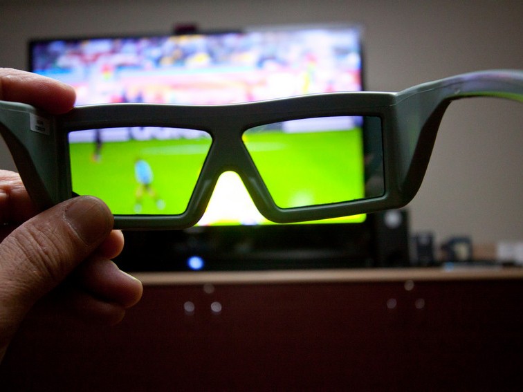 Dixons betting on 3D TV sales to improve the Xmas bottom line this year