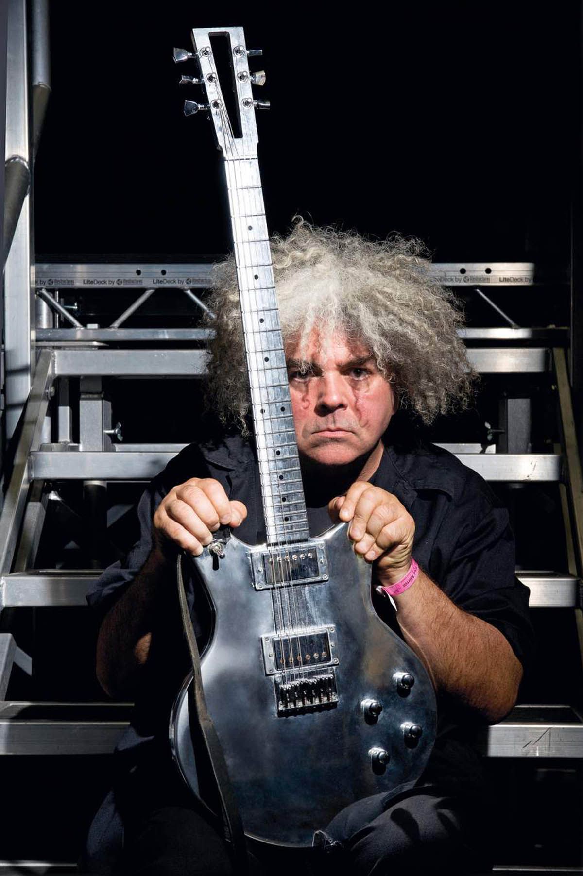 Buzz Osborne “Why does every metalhead who picks up an acoustic end up