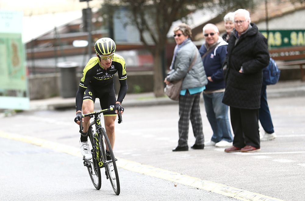 Simon Yates (Mitchelton-Scott) attacks during stage 6 at Paris-Nice