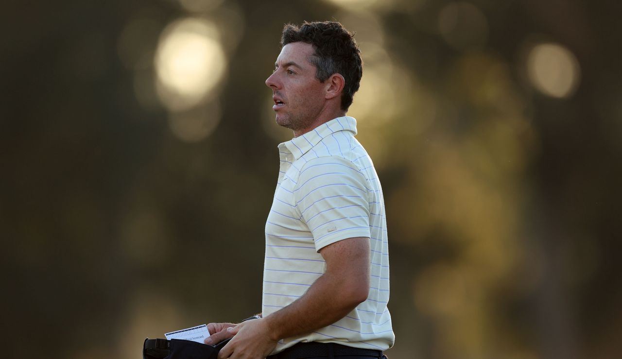 Rory walks on the putting green