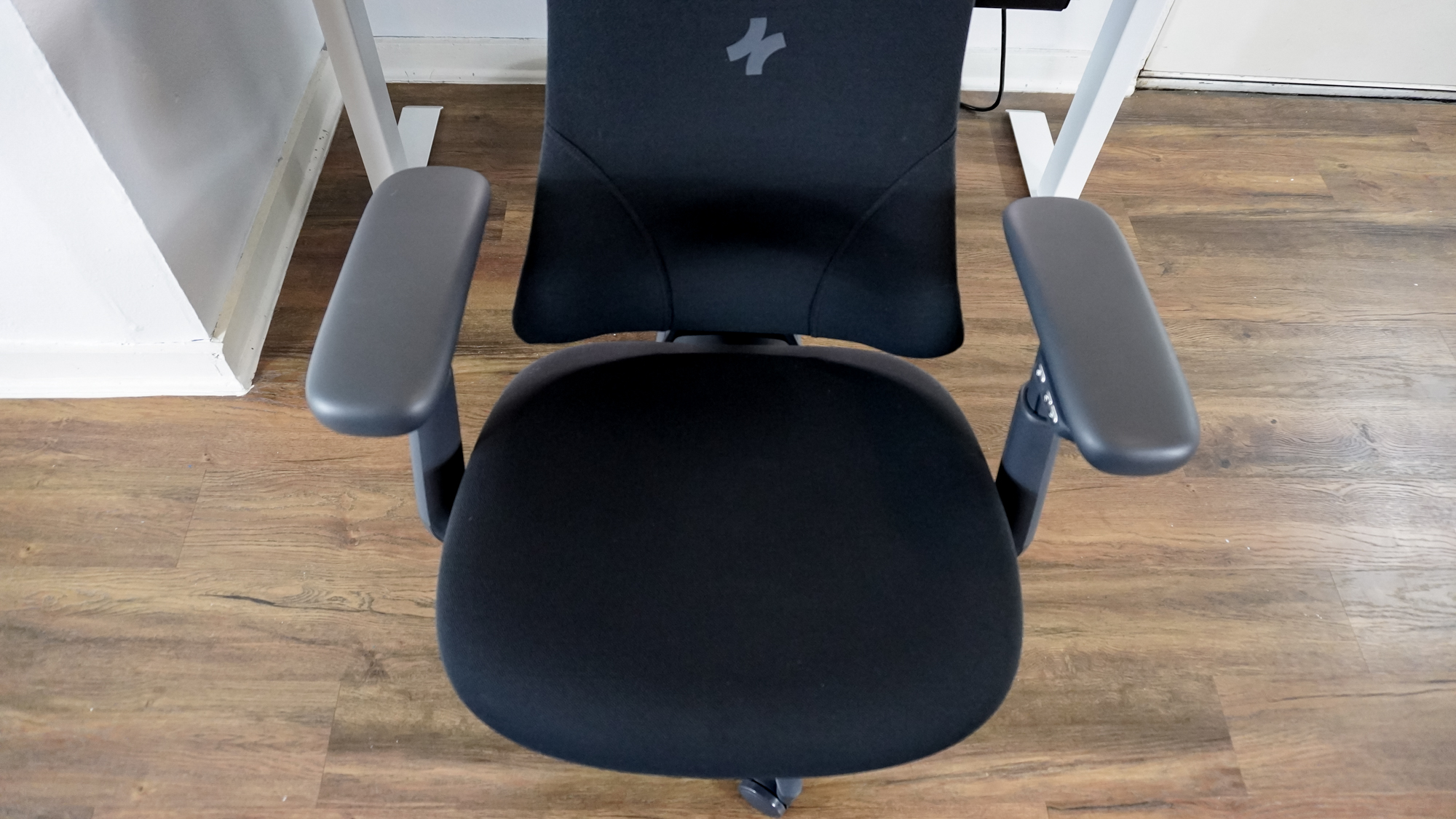 An overhead view of the LiberNovo Omni's seat and armrests