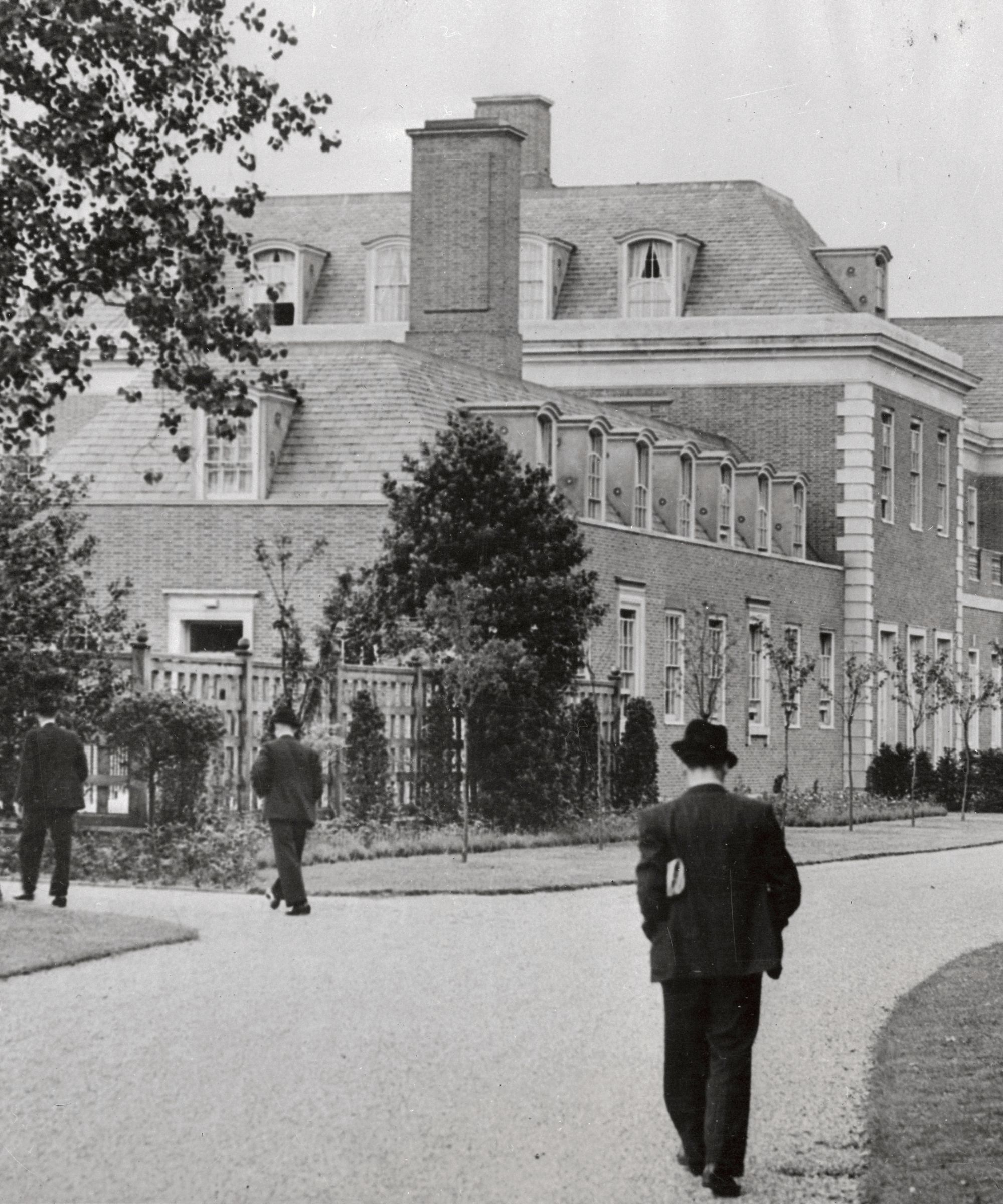 Winfield House gates