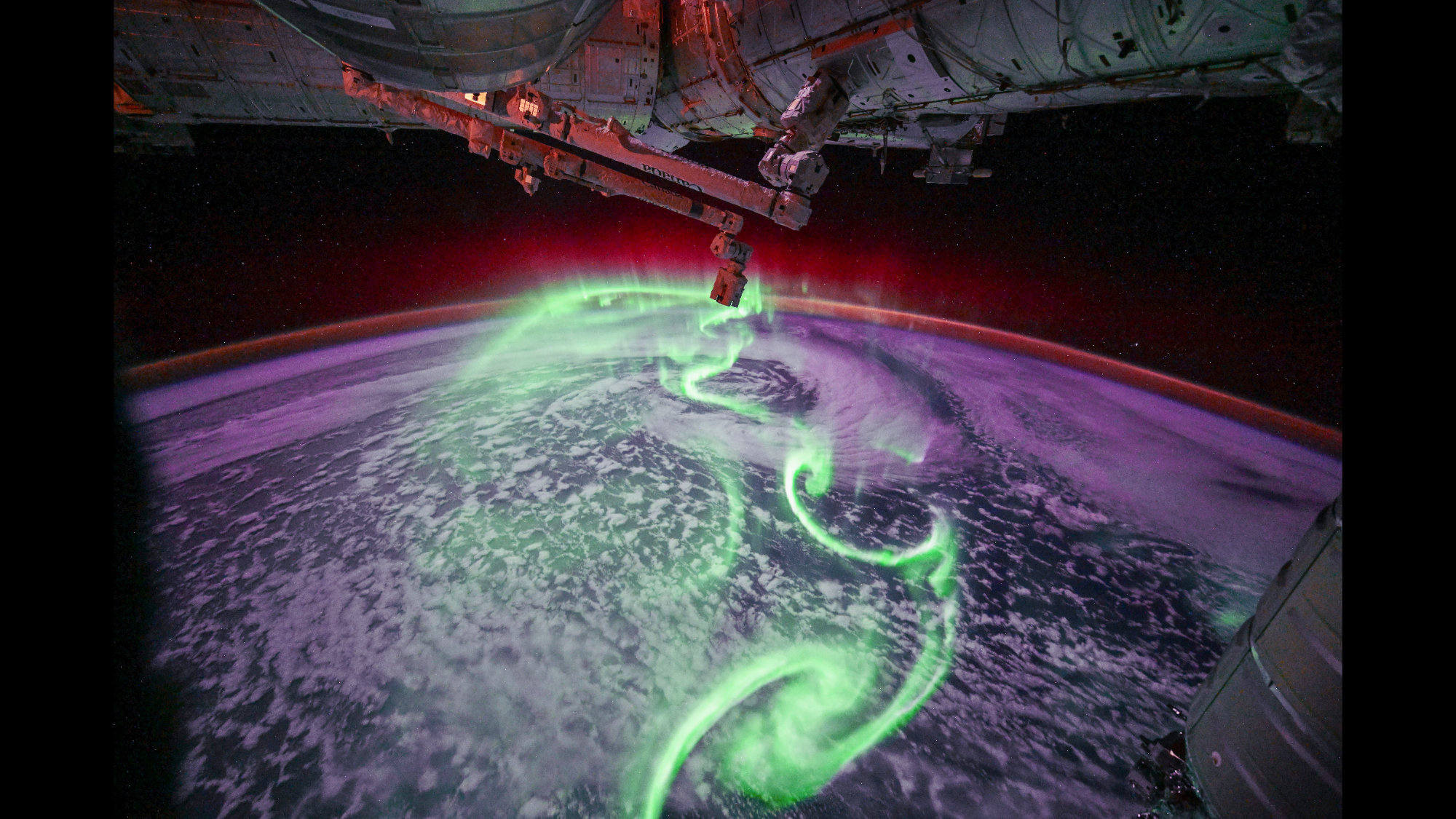 Neon inexperienced auroras from area will take your breath away photograph of the day for June 26, 2026