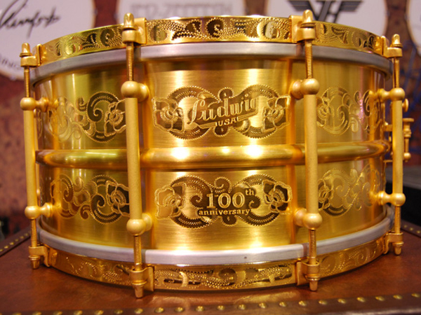 Ludwig&#039;s 24k gold snare: what credit crunch?