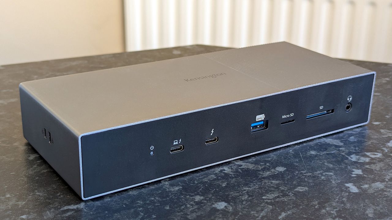 Kensington SD5000T5 EQ Thunderbolt 5 docking station front ports