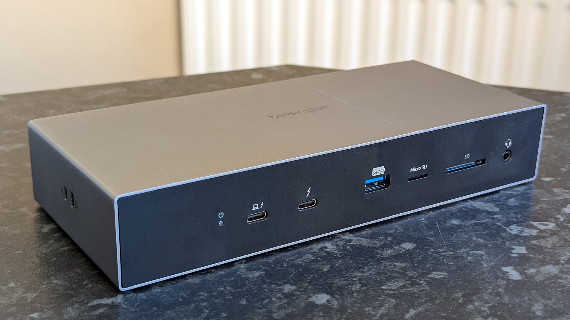 Kensington SD5000T5 EQ Thunderbolt 5 docking station front ports