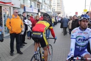 Stijn Devolder (Vacansoleil-DCM) rides through the crowds.