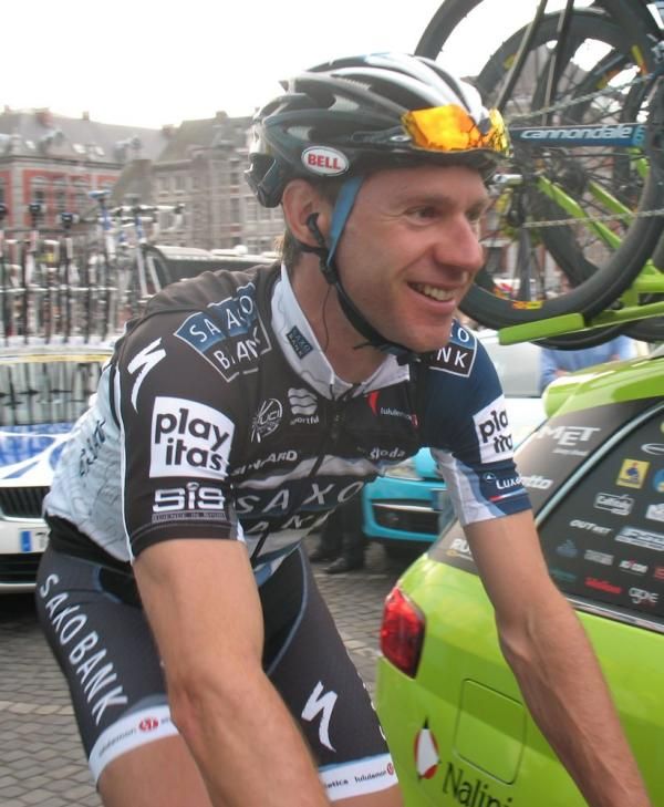 Jens Voigt just asked the sports director whether he was allowed to attack already through the radio...funny, not?