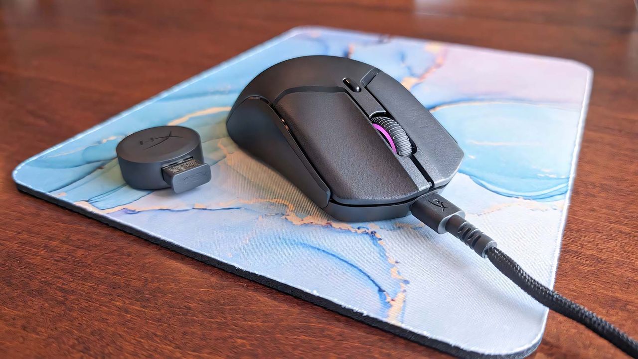 HyperX Pulsefire Haste 2 Mini Wireless charging.