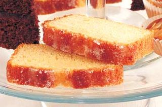 Mary Berry's lemon drizzle cake