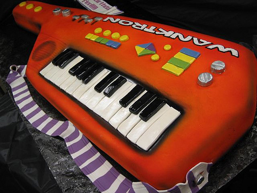 Keytar cake