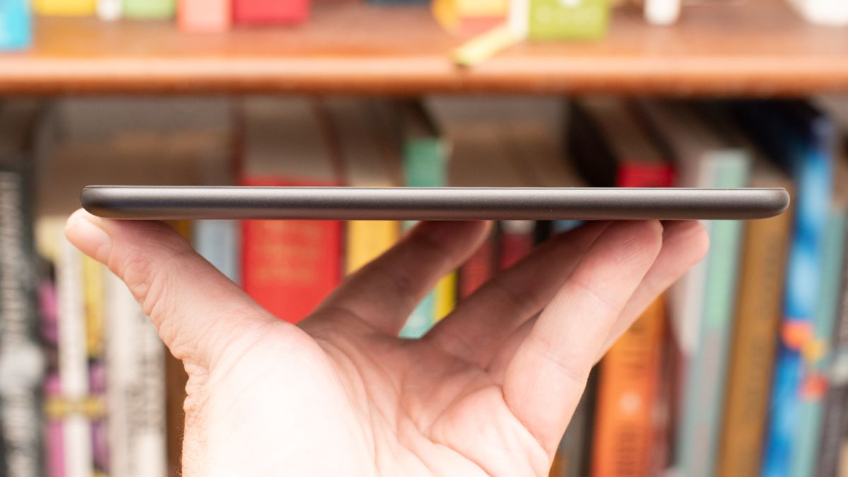 Amazon Kindle Colorsoft Signature edition e-reader showing graphic novels, cookbooks, and fiction, as well as settings