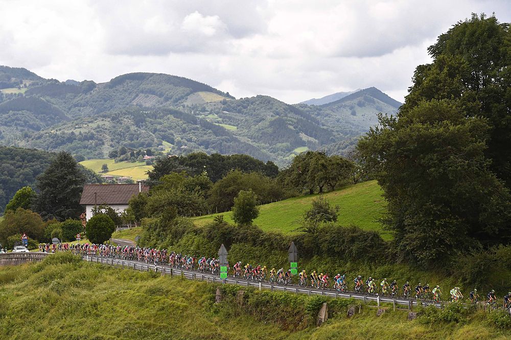The peloton races single file at the Clasica San Sebastian