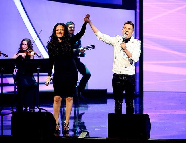 Helen Ochoa and Jonatan Sanchez.jpg